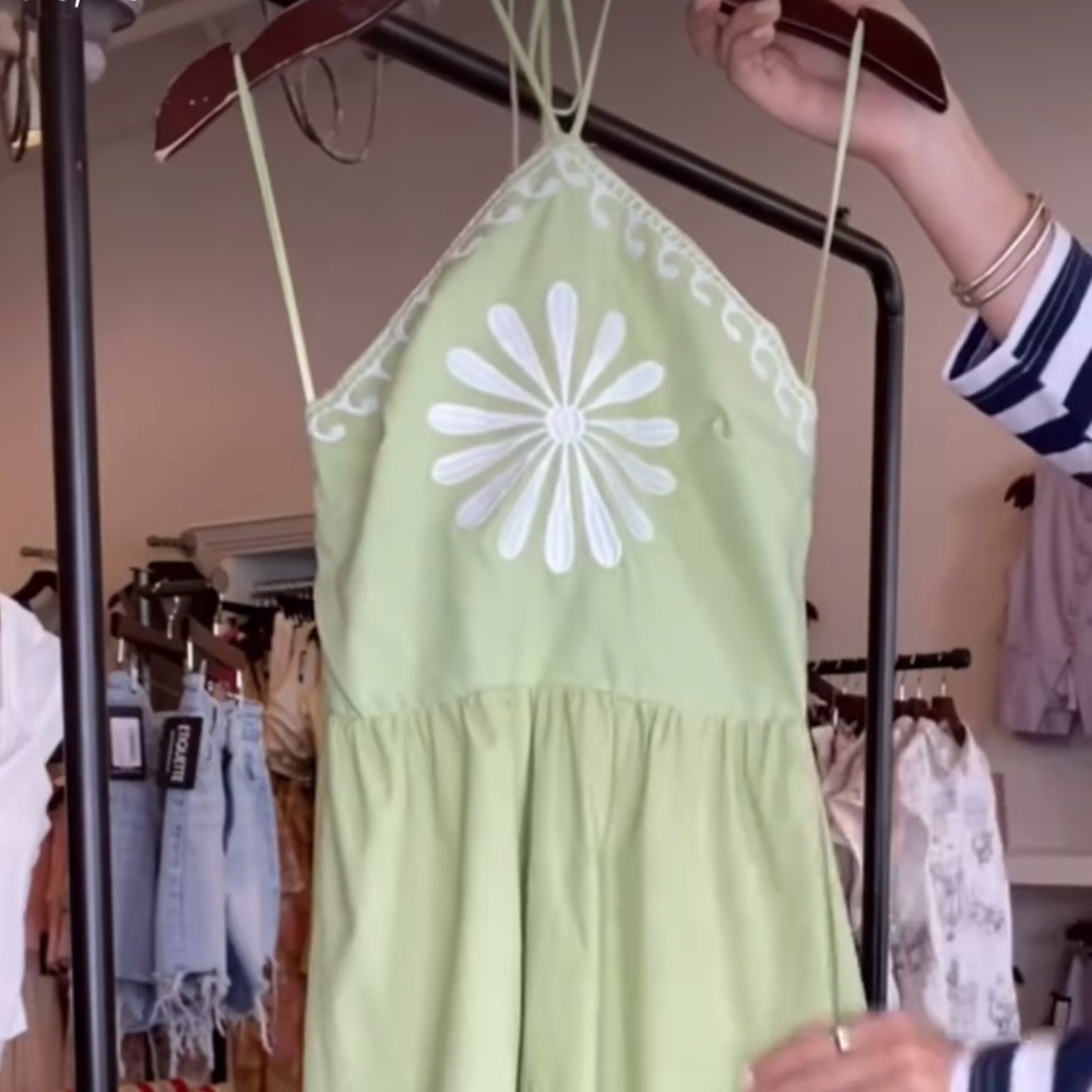 Etiquette Boutique Size Large Maxi Dress Green Halter